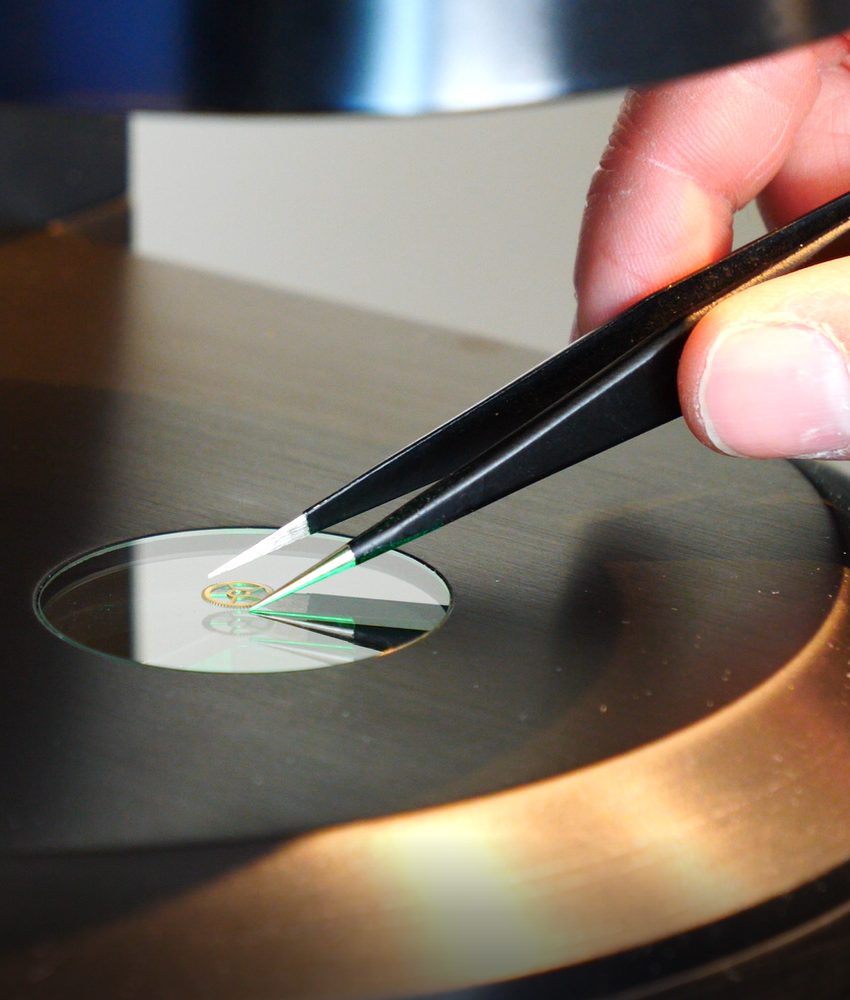 Ein Hersteller von Uhrmachern